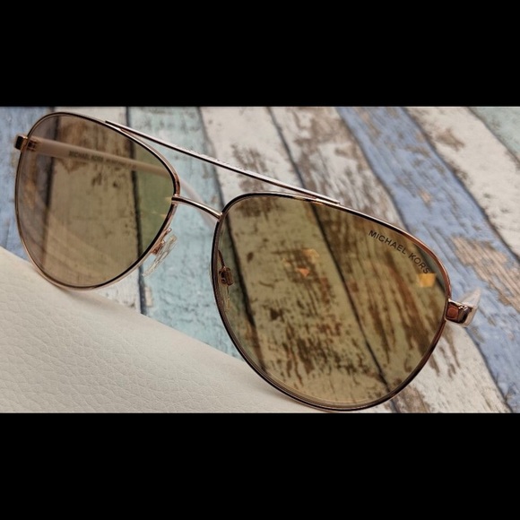 MK rose gold shade - Picture 5 of 8